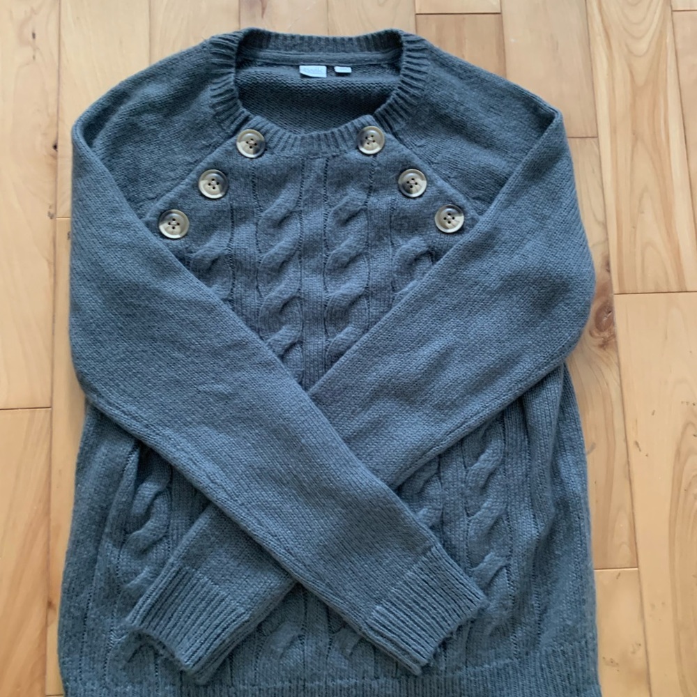 Gray sweatshirt